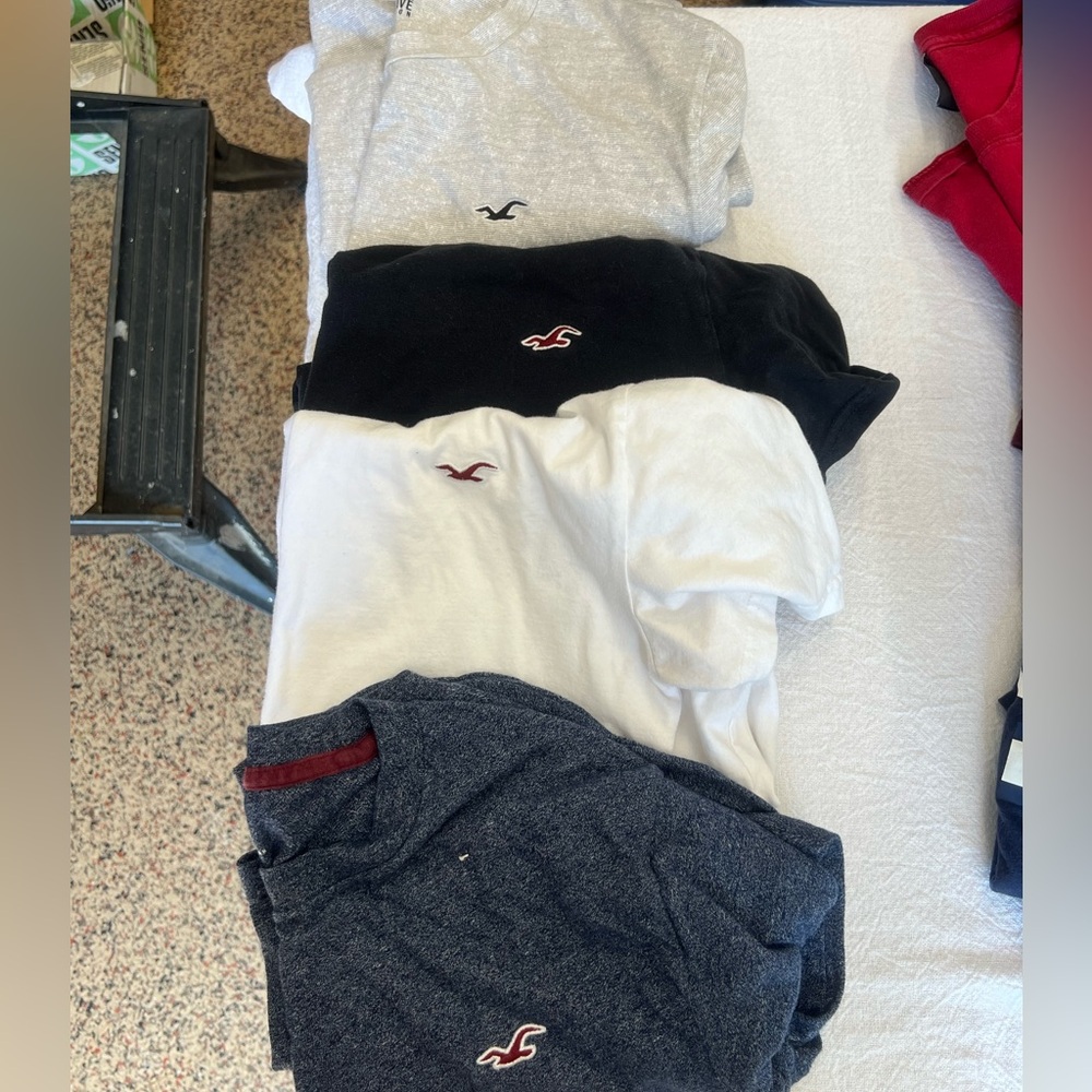 Hollister Tshirts